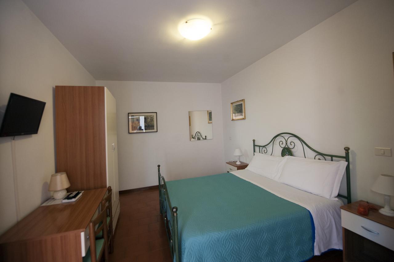 Hotel Athena سبوليتو المظهر الخارجي الصورة