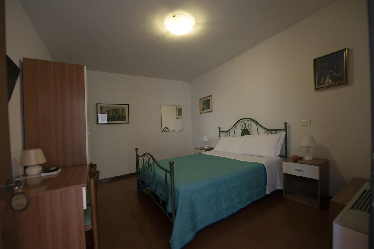 Hotel Athena سبوليتو المظهر الخارجي الصورة